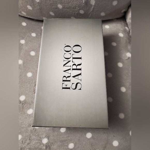 Franko Sarto - Cherry Red Almond Toe pumps - Picture 13 of 13